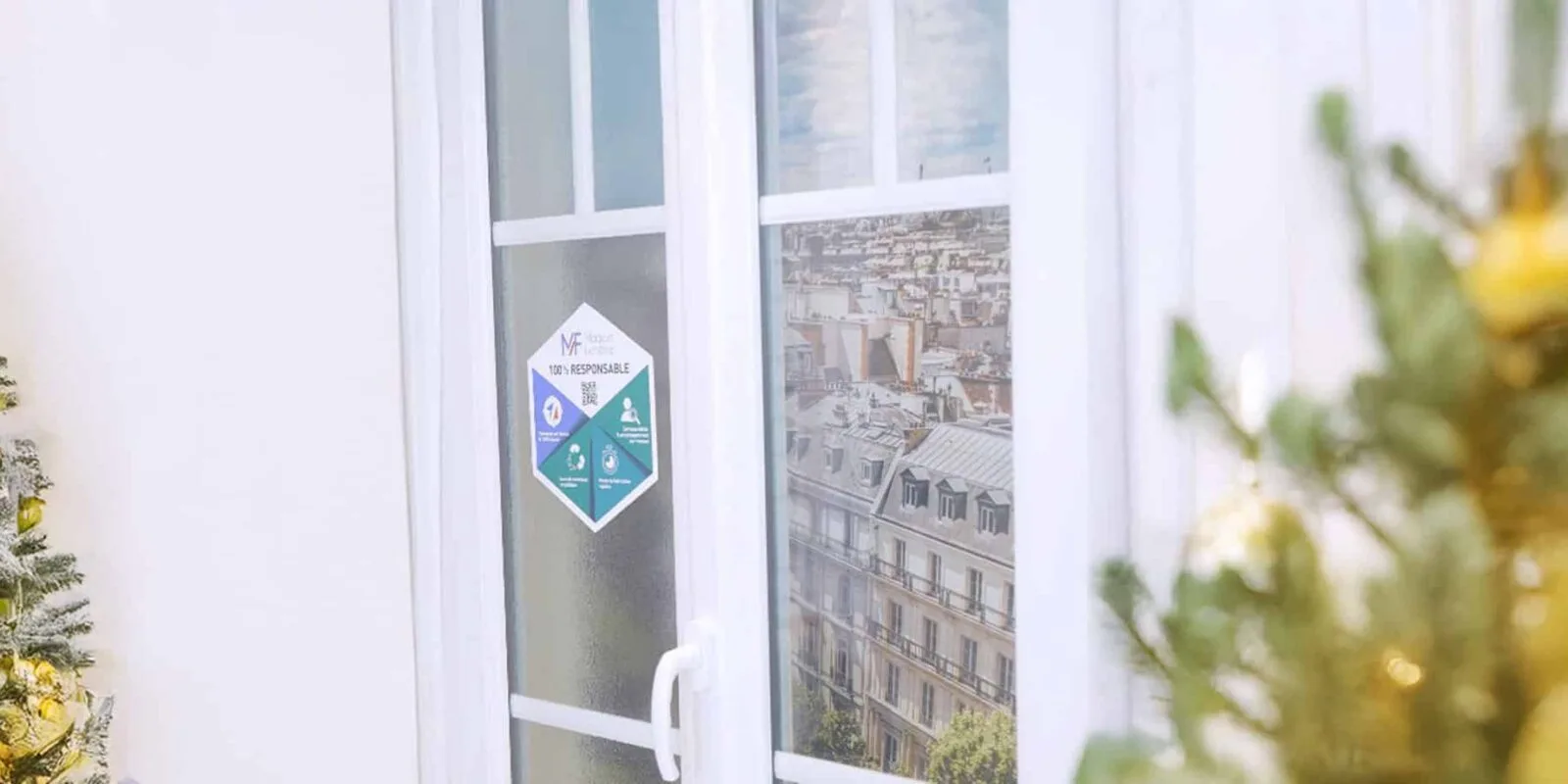 Fenêtre rénovée dans un appartement parisien, remplacement de menuiserie